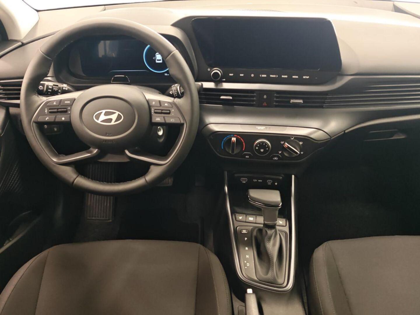 HYUNDAI i20 Hatchback 11