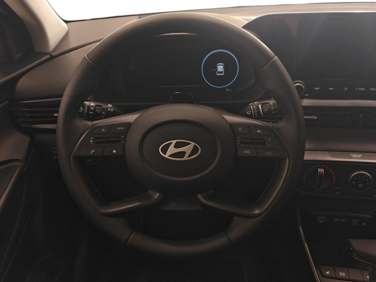 HYUNDAI i20 Hatchback 12