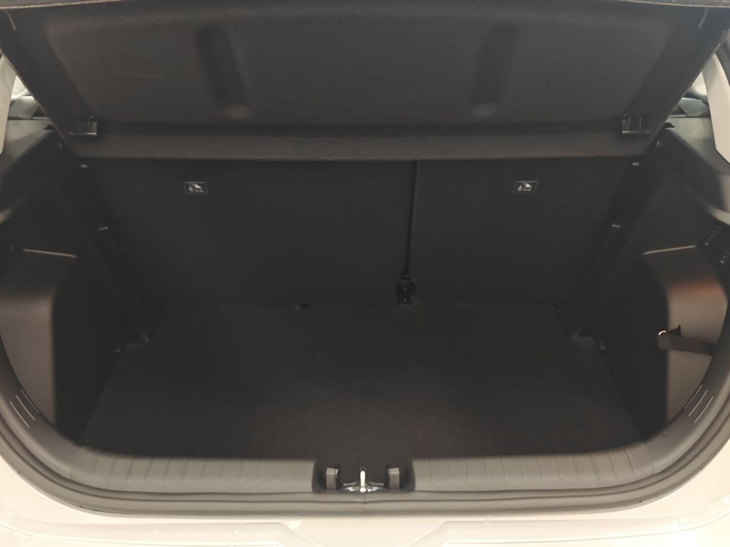 HYUNDAI i20 Hatchback 16