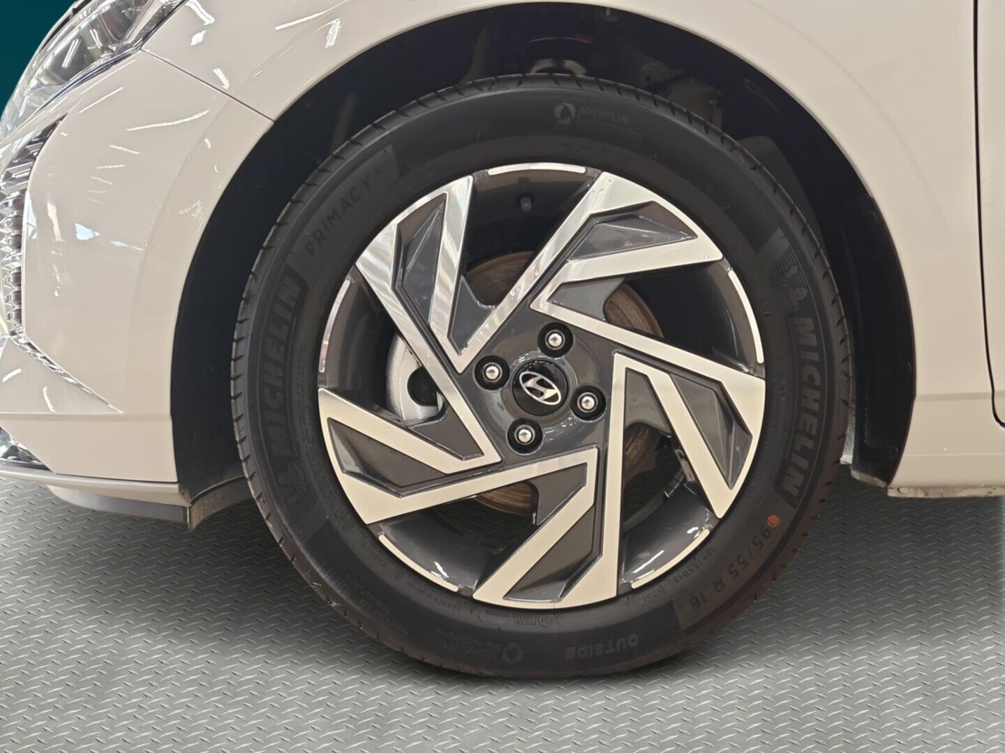 HYUNDAI i20 Hatchback 9