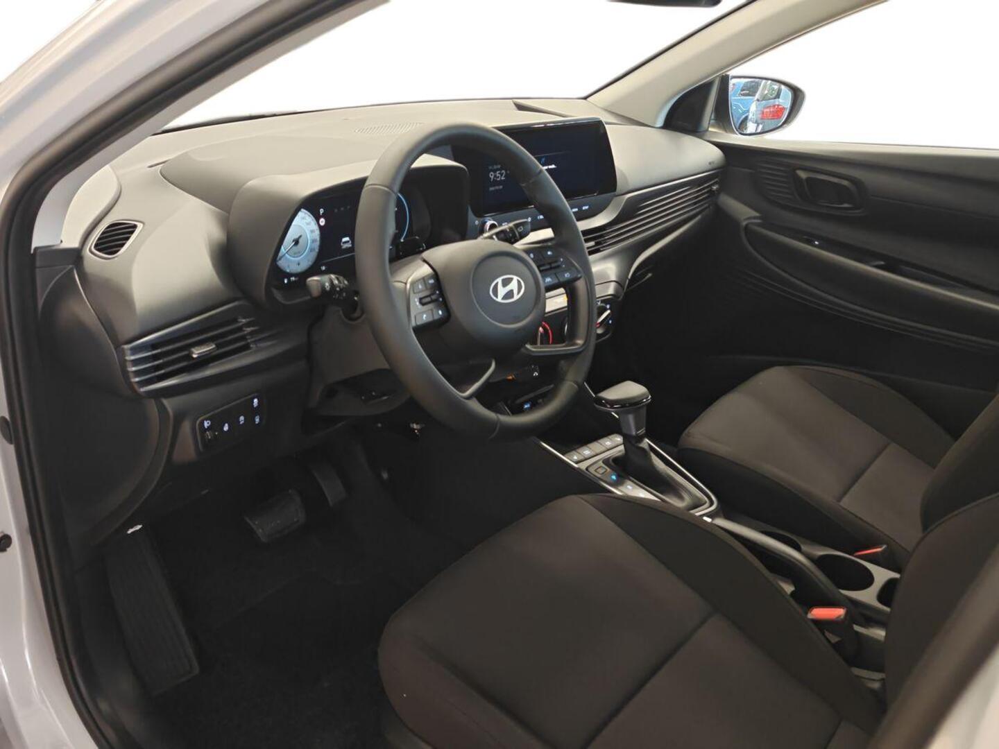 HYUNDAI i20 Hatchback 10