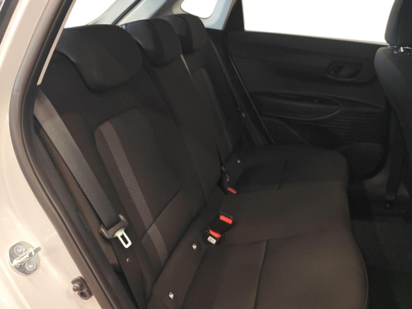 HYUNDAI i20 Hatchback 15