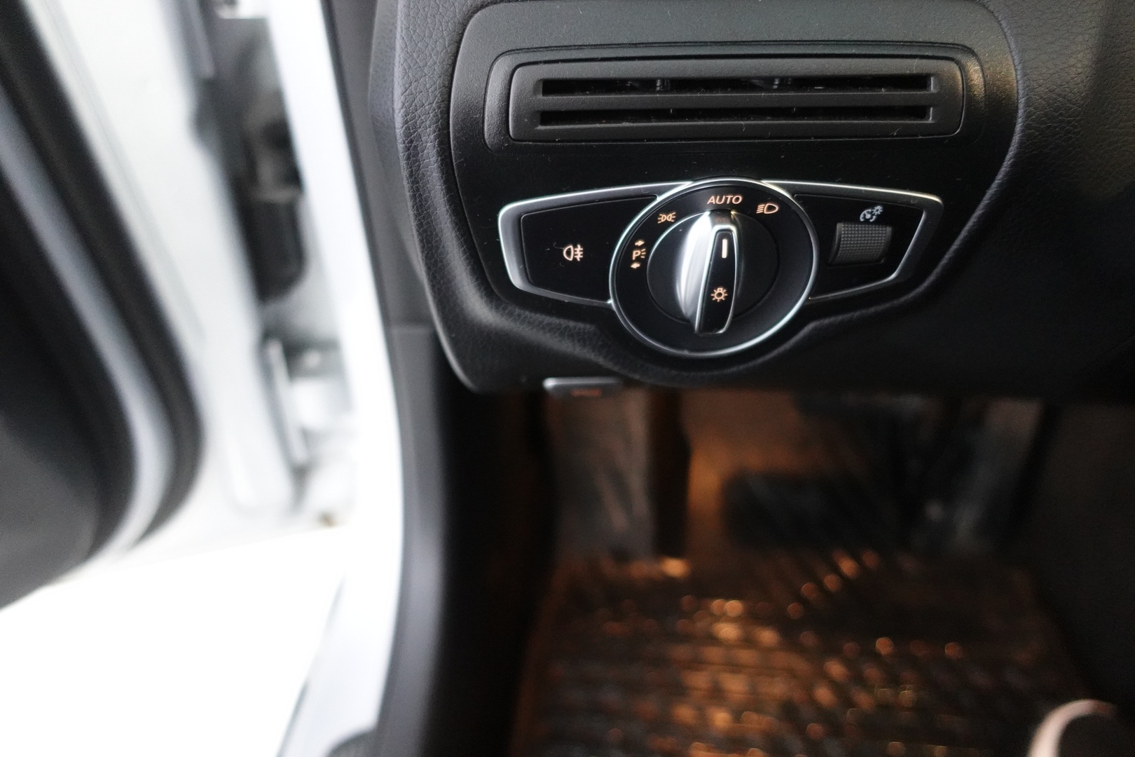 MERCEDES-BENZ C 2018