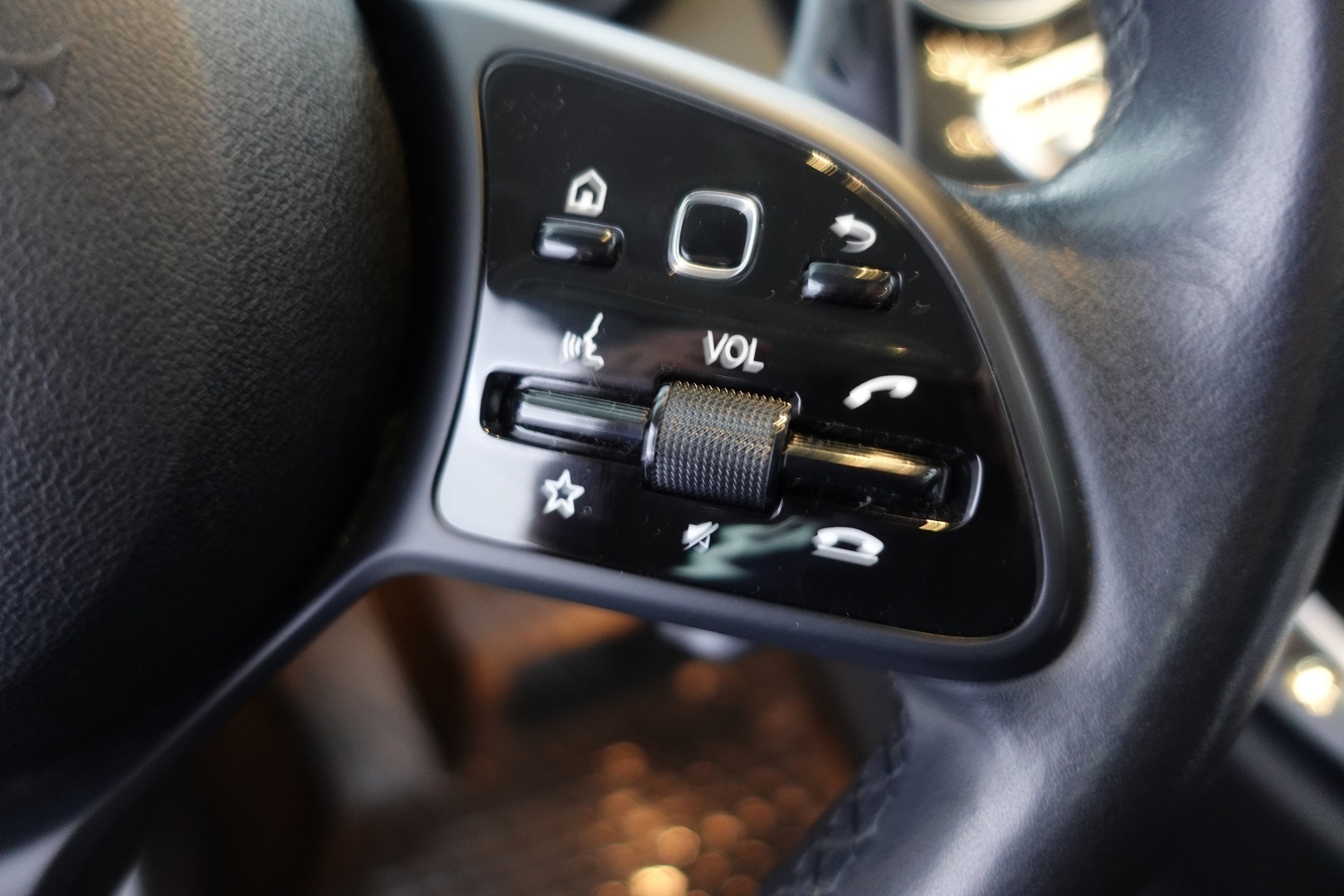 MERCEDES-BENZ C 2018