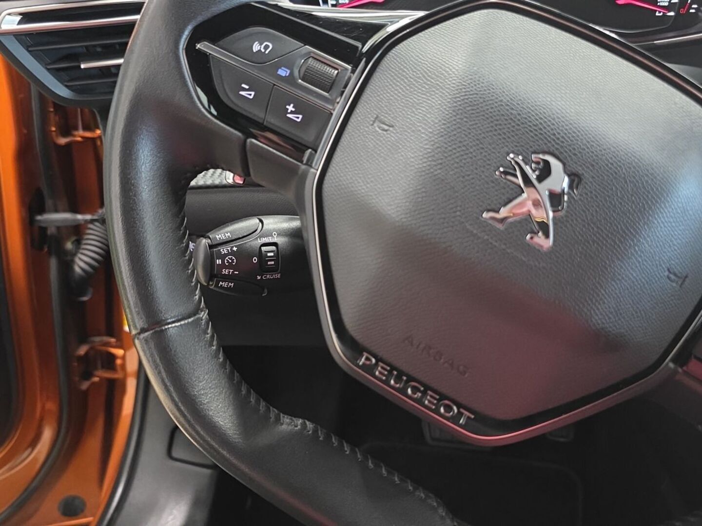 PEUGEOT 2008 2023