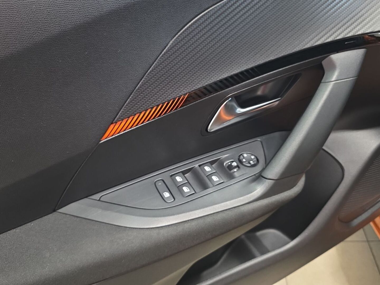 PEUGEOT 2008 2023