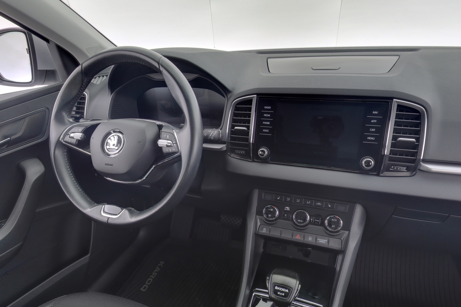 SKODA Karoq 2023