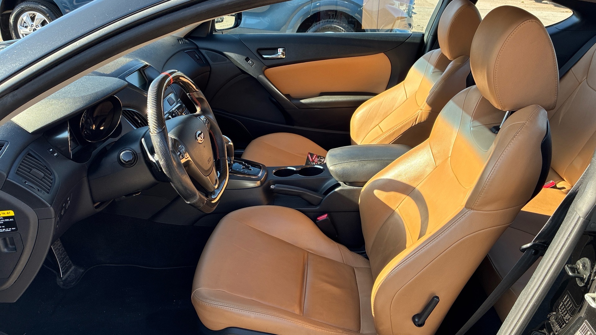 HYUNDAI Genesis Coupe 2011