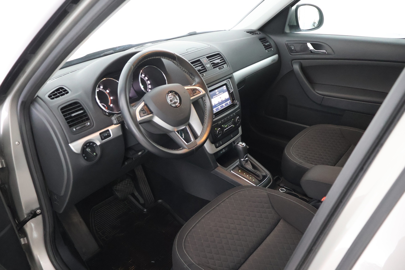 SKODA Yeti 2016