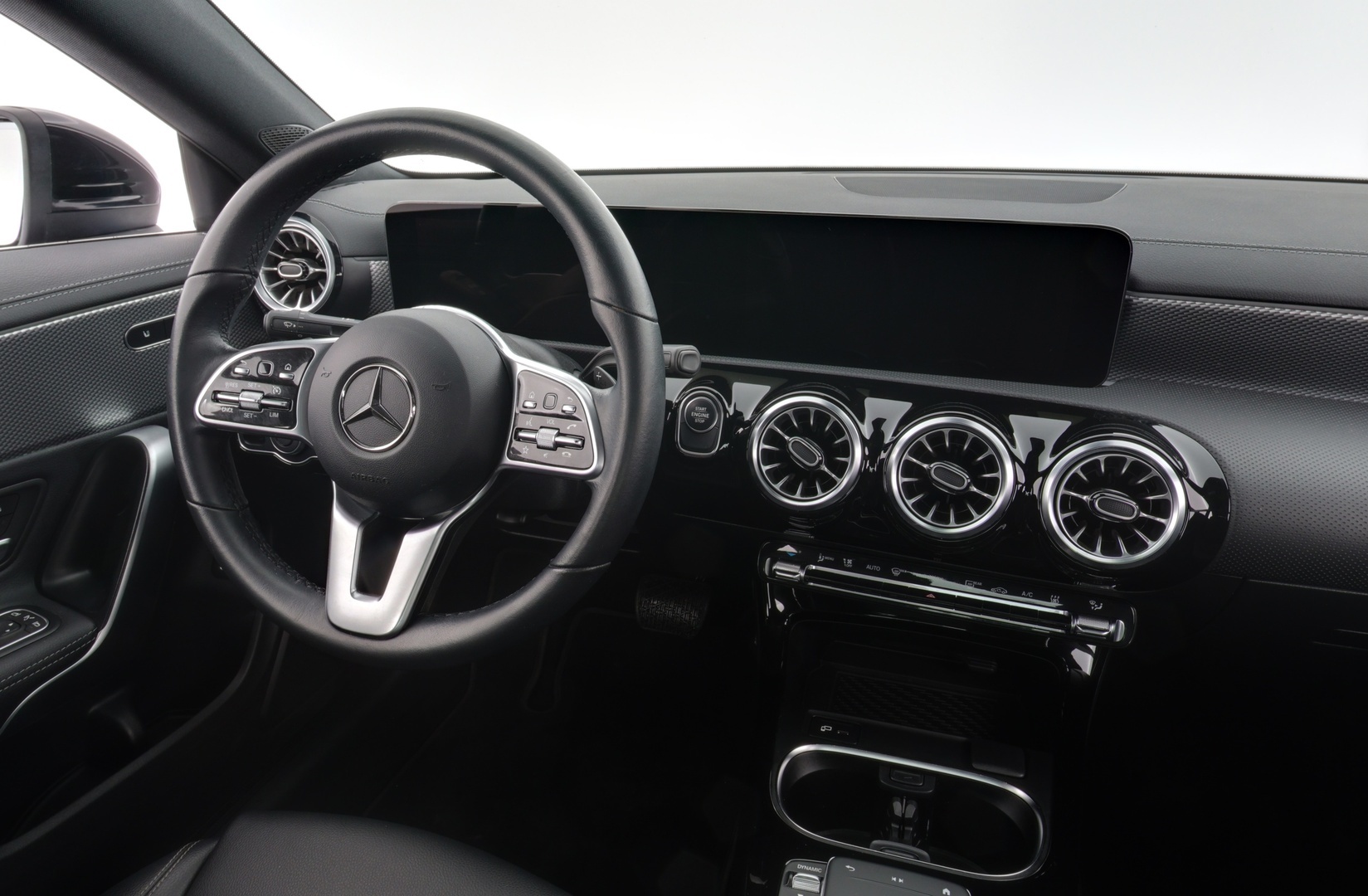 MERCEDES-BENZ CLA 2022