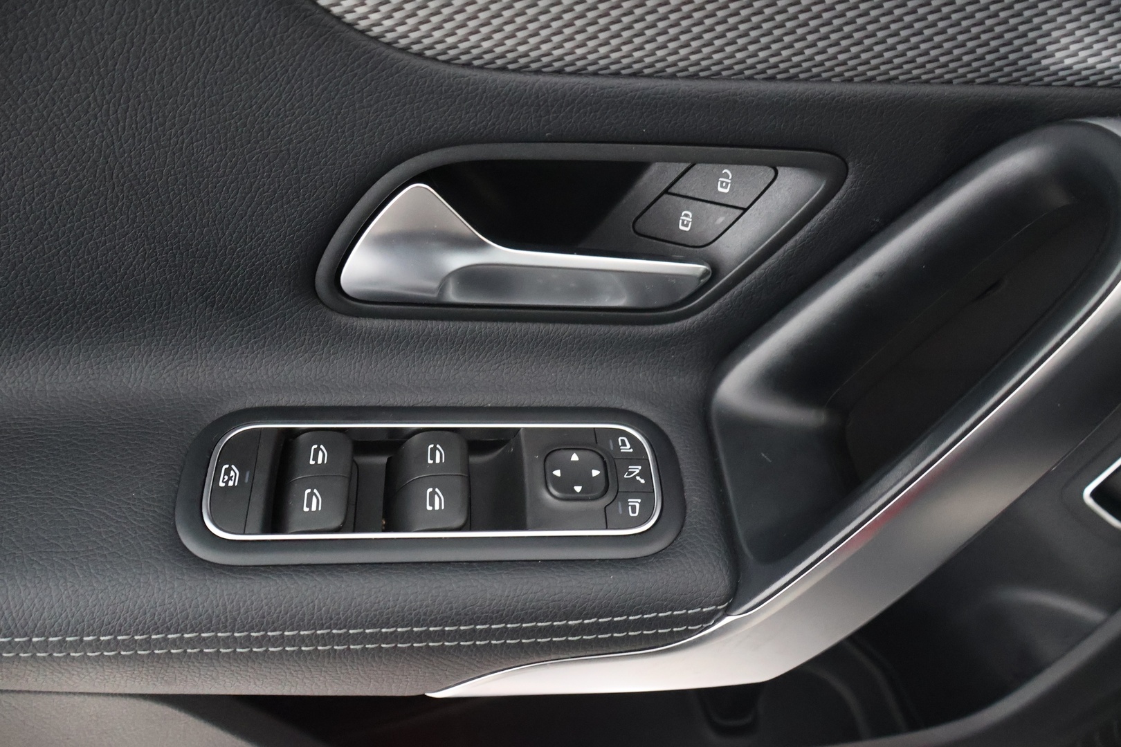 MERCEDES-BENZ CLA 2022