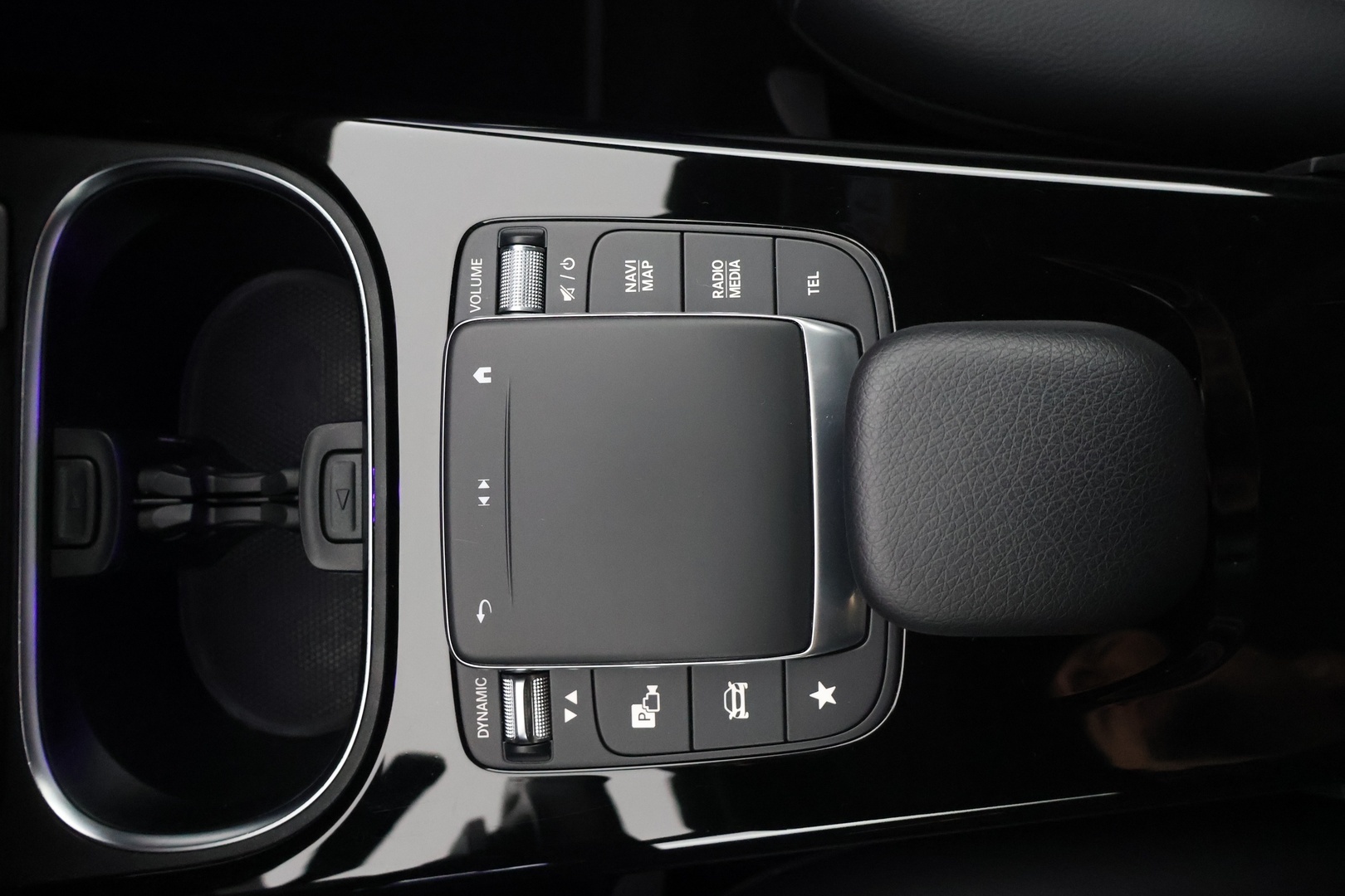 MERCEDES-BENZ CLA 2022