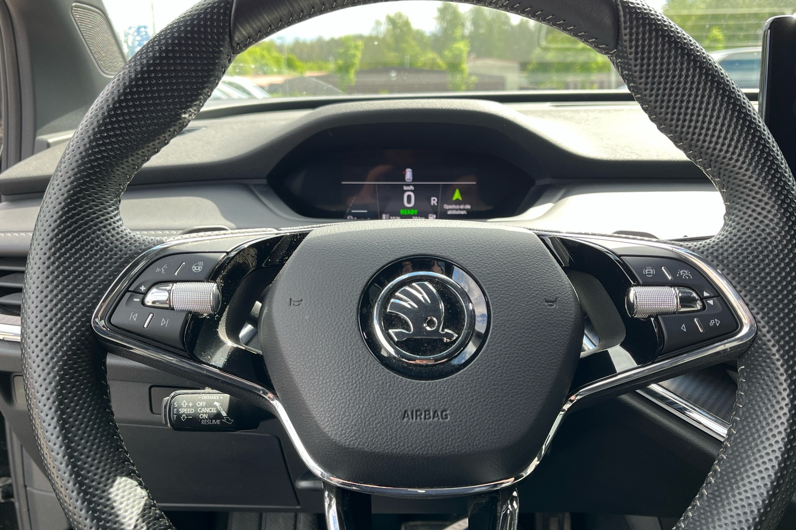 SKODA Enyaq 2023