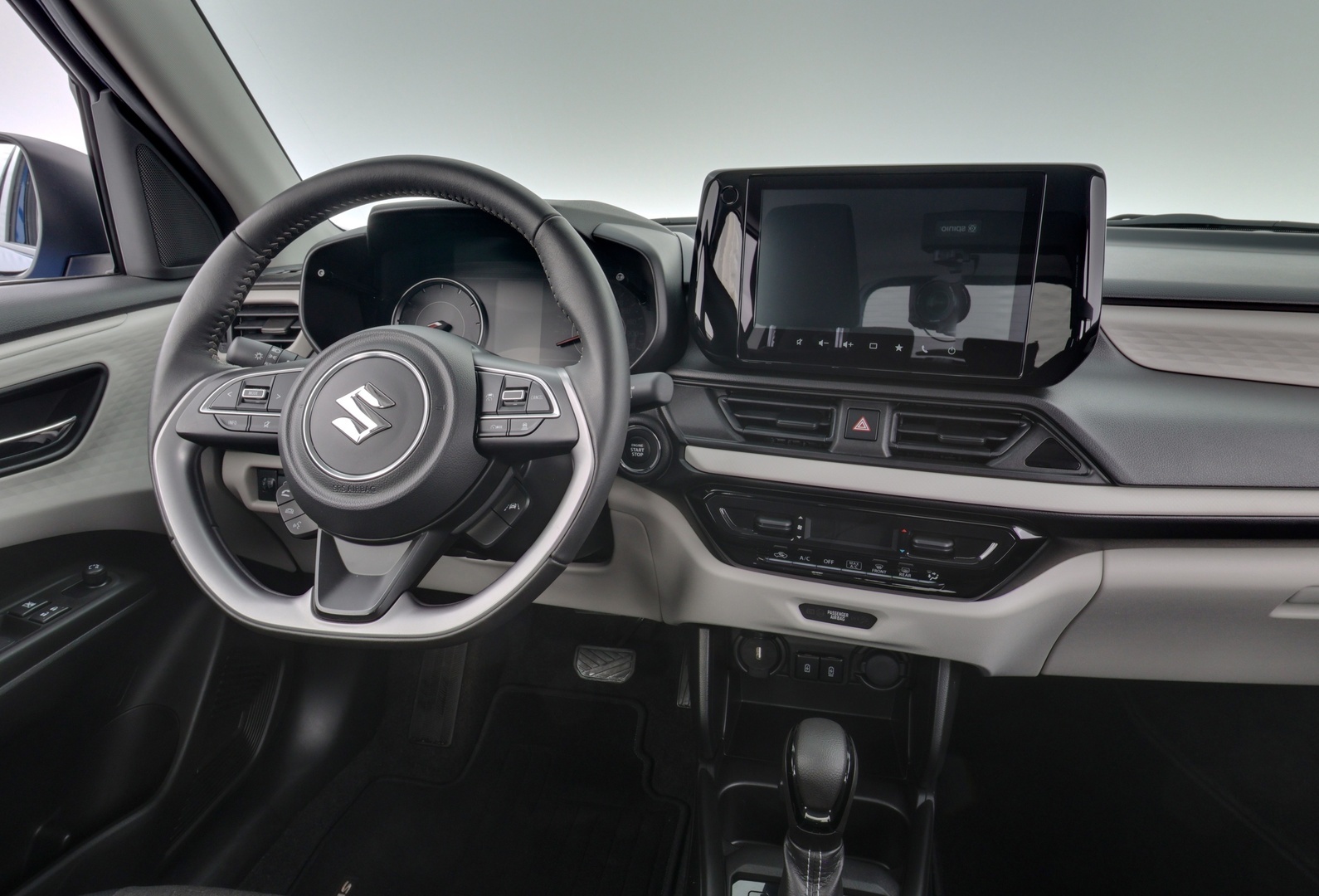 SUZUKI Swift 2024