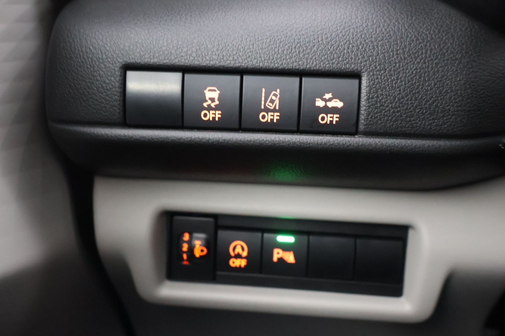 SUZUKI Swift 2024