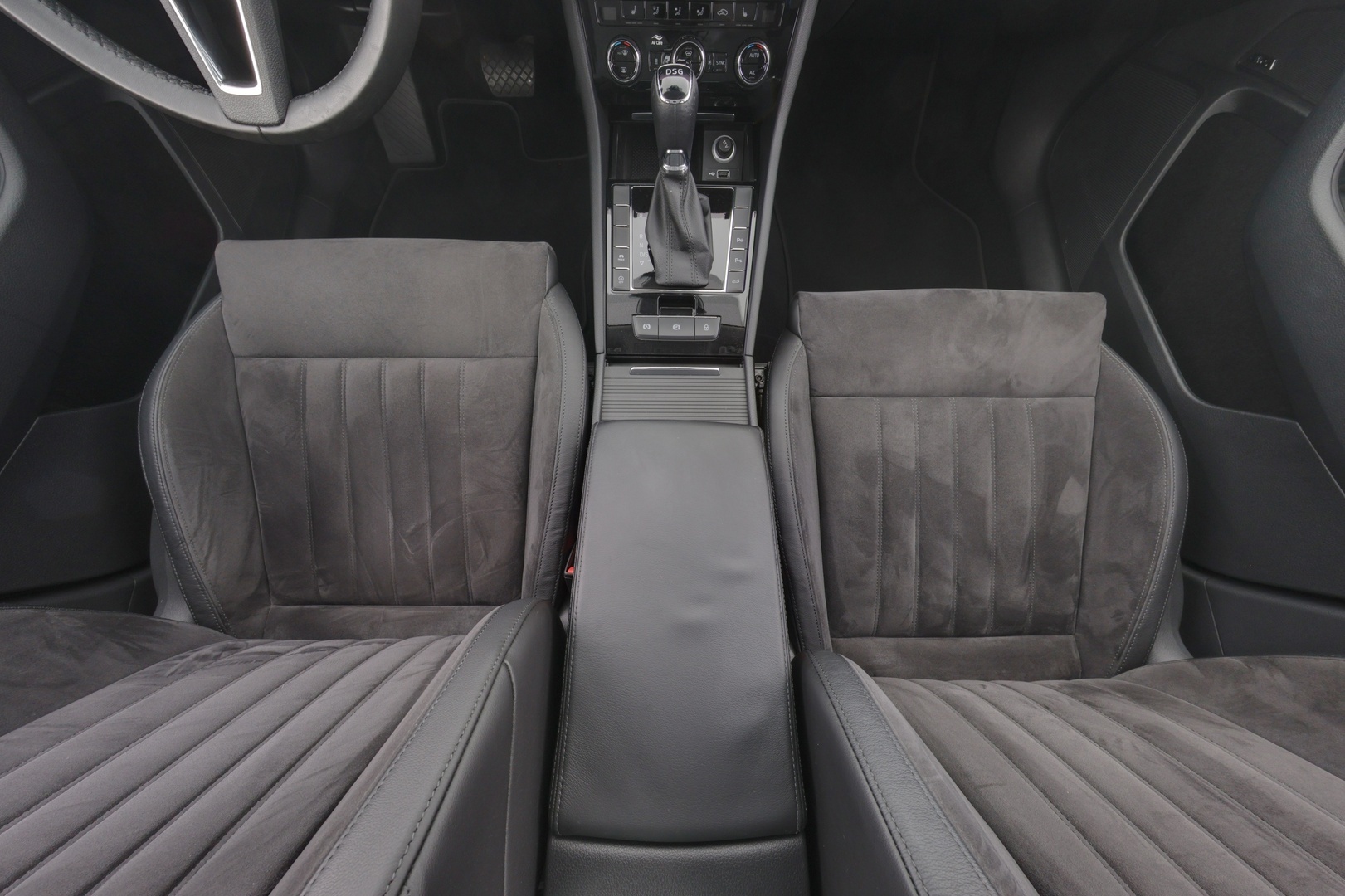 SKODA Superb 12