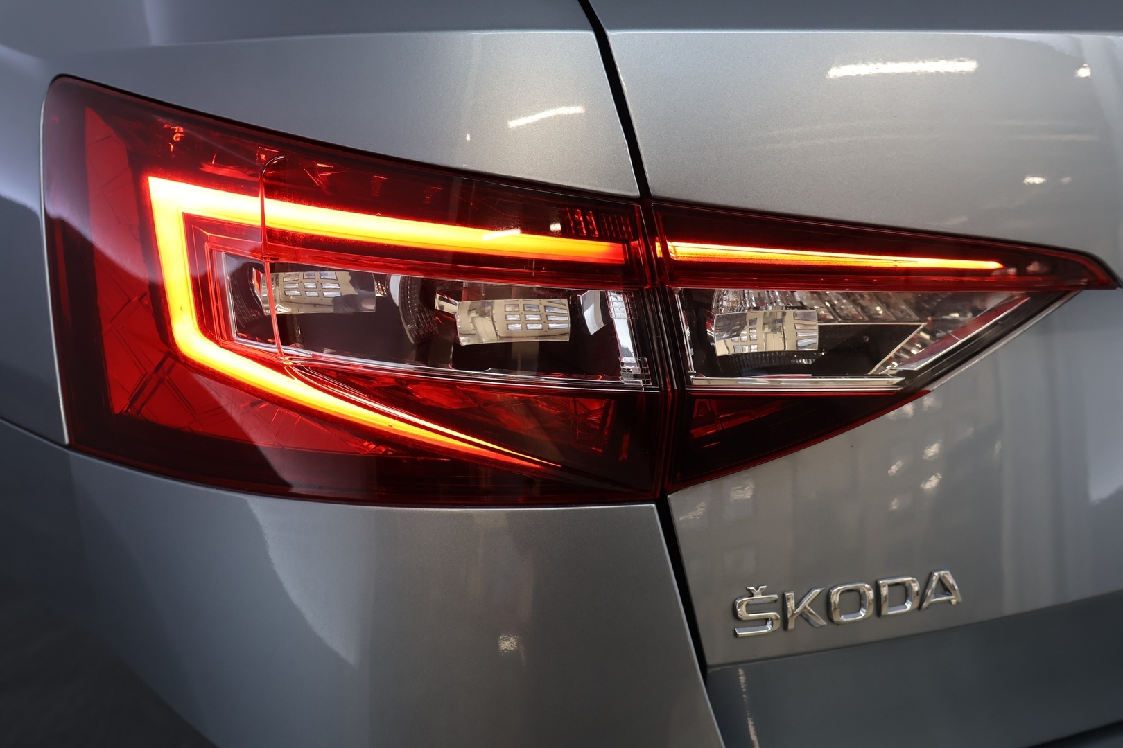 SKODA Superb 16