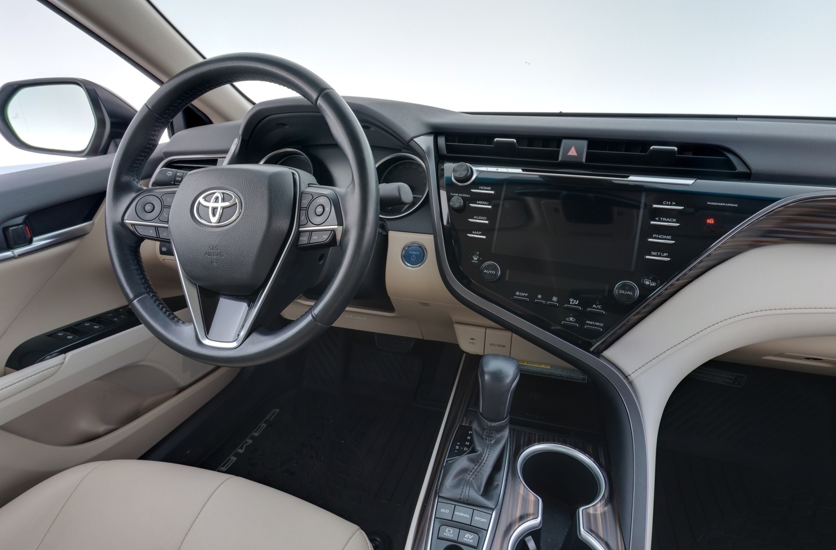 TOYOTA Camry 2019