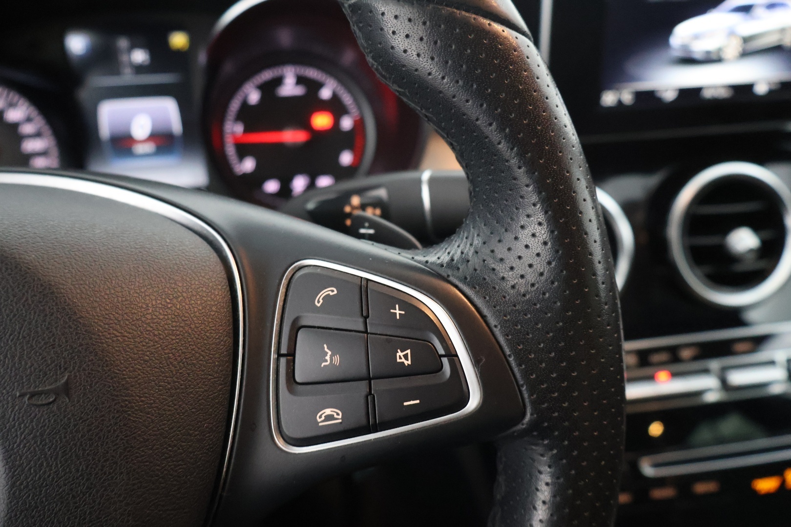 MERCEDES-BENZ C 2016