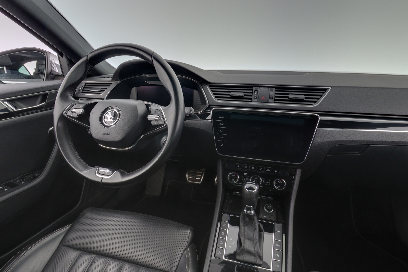 SKODA Superb 11