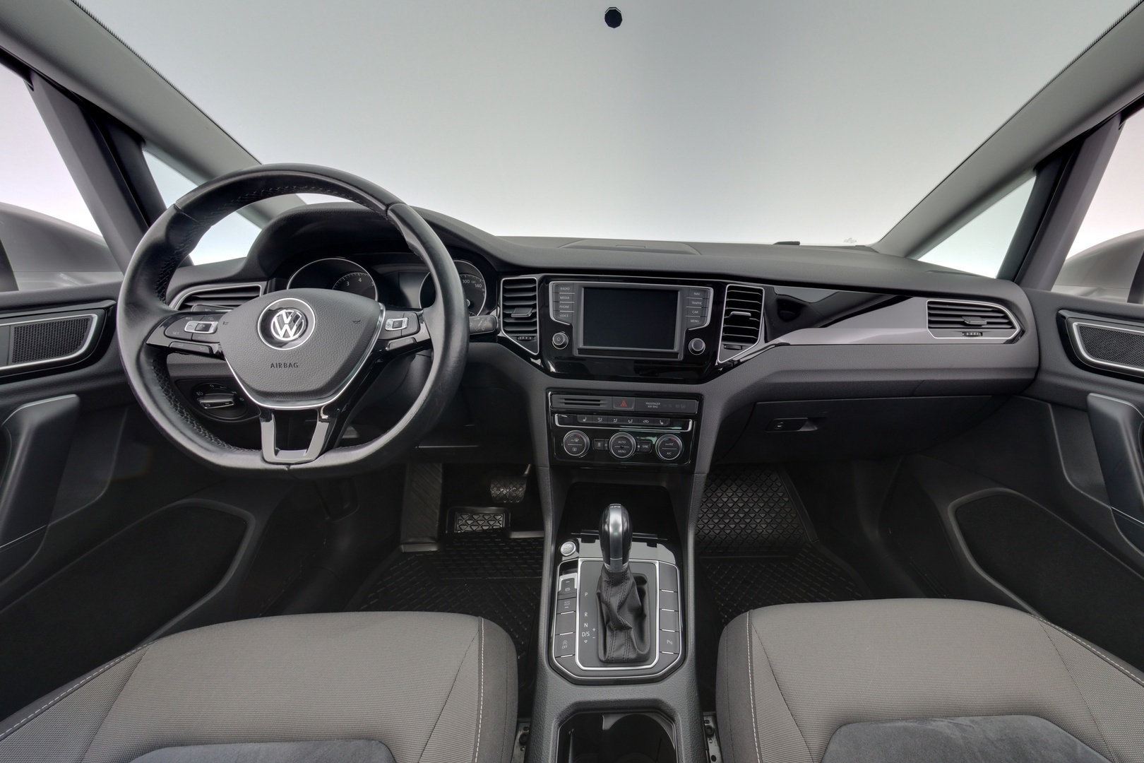 VOLKSWAGEN Golf Sportsvan 2016