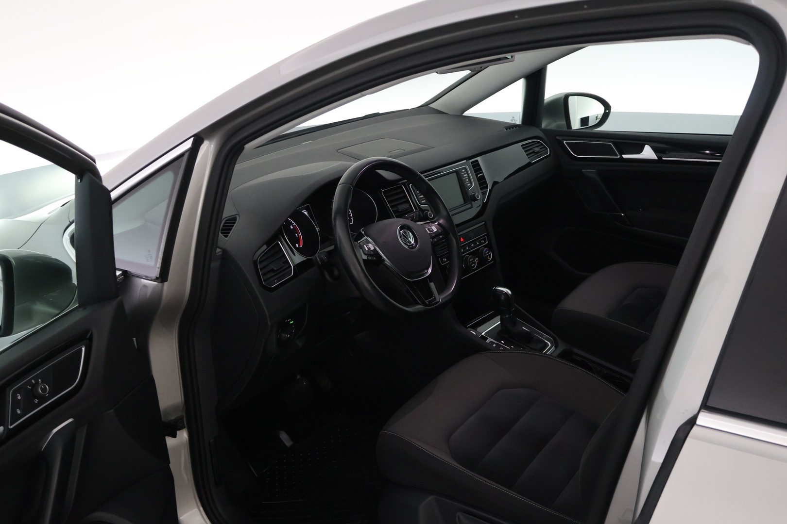 VOLKSWAGEN Golf Sportsvan 2016