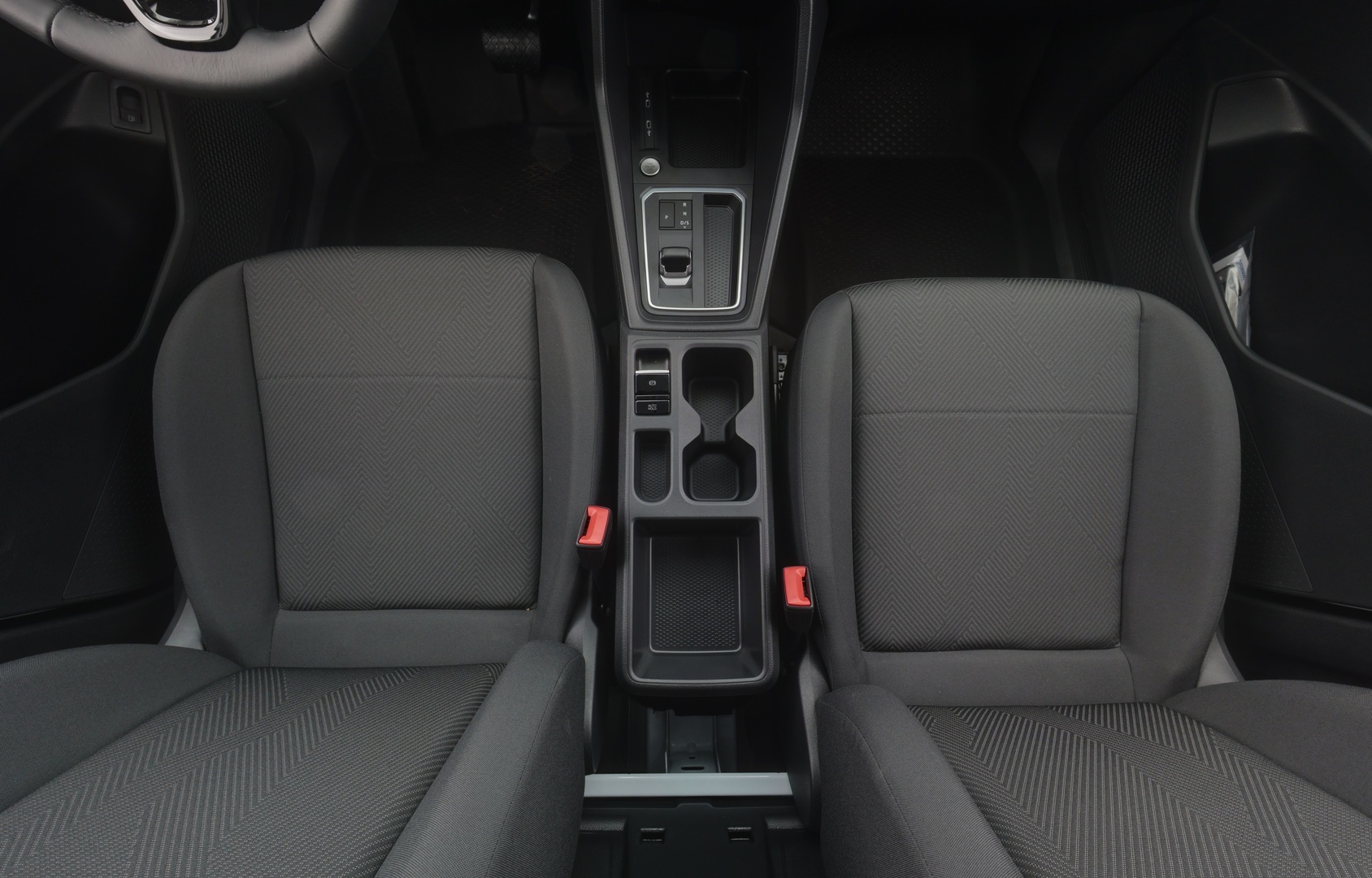 FORD TRANSIT CONNECT 2025