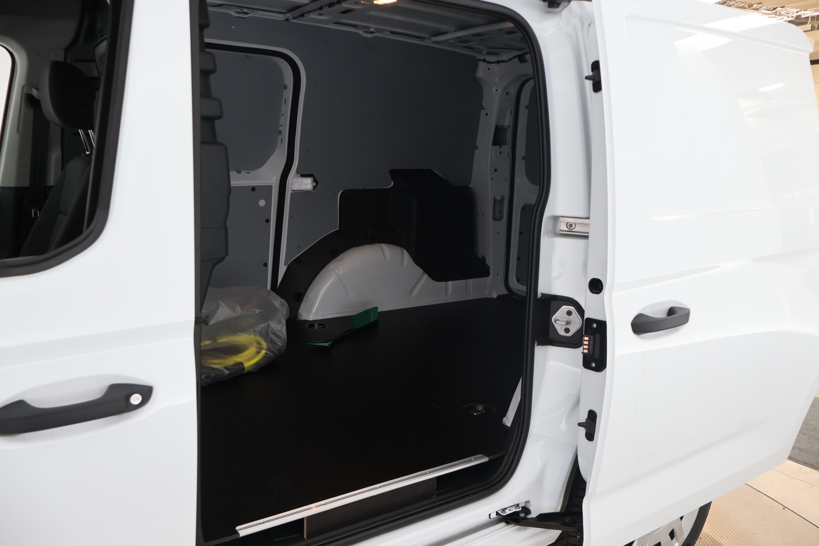 FORD TRANSIT CONNECT 2025