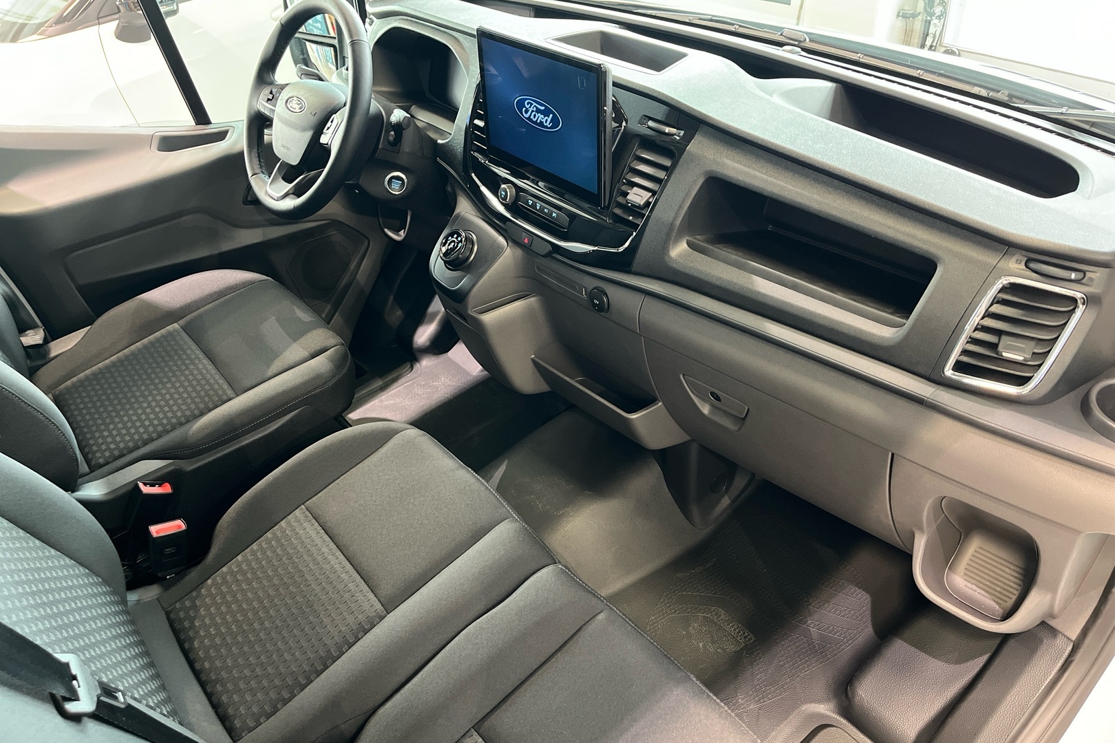 FORD TRANSIT 2025