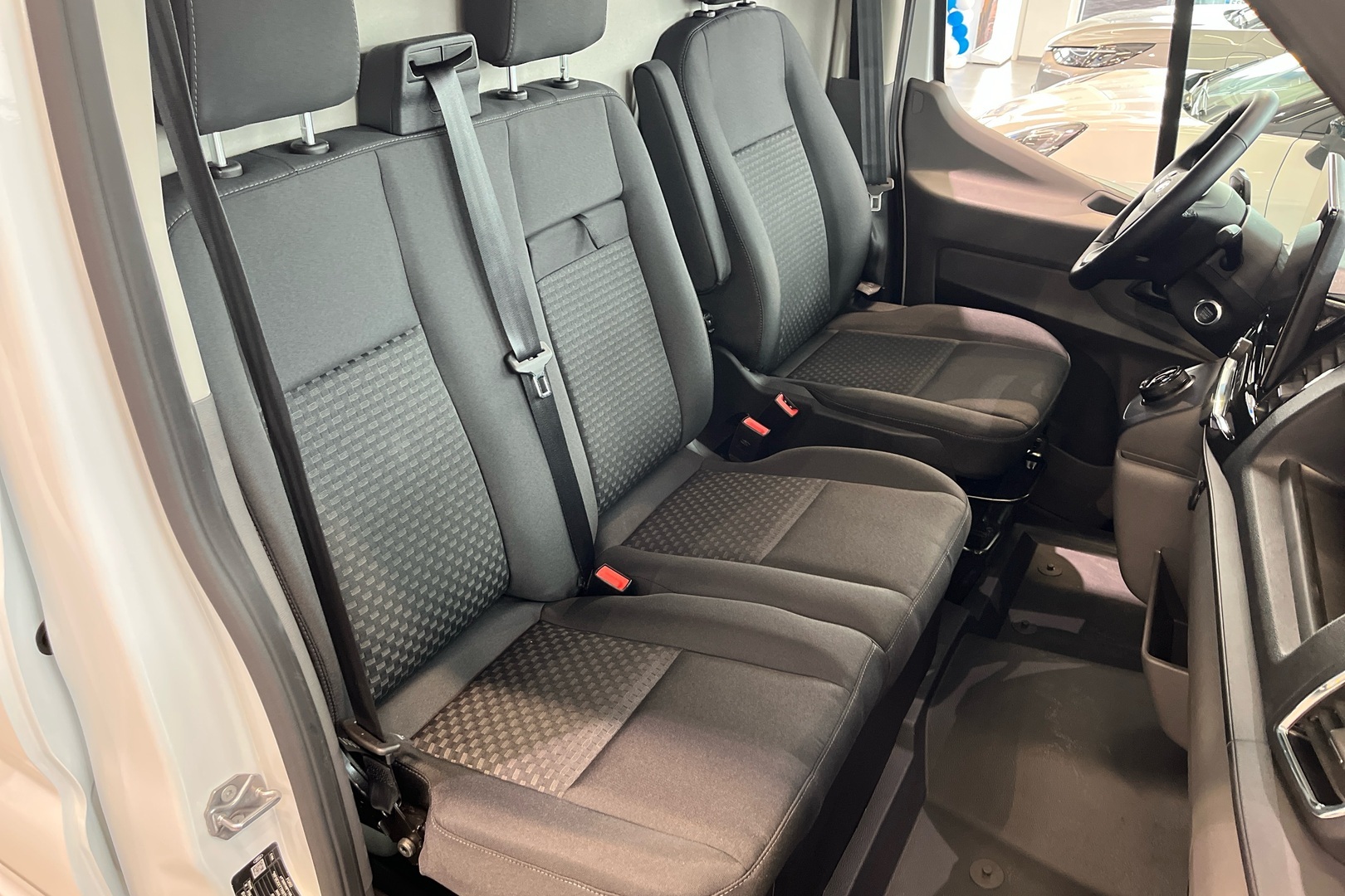 FORD TRANSIT 2025