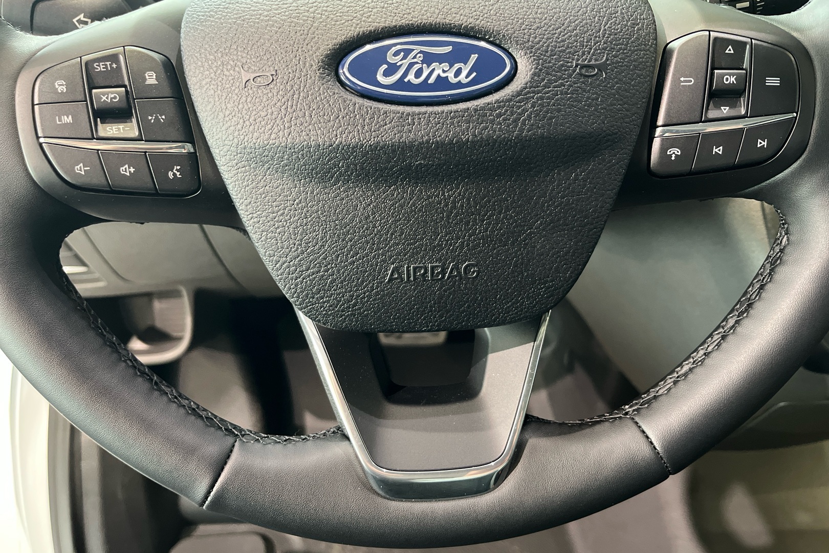 FORD TRANSIT 2025