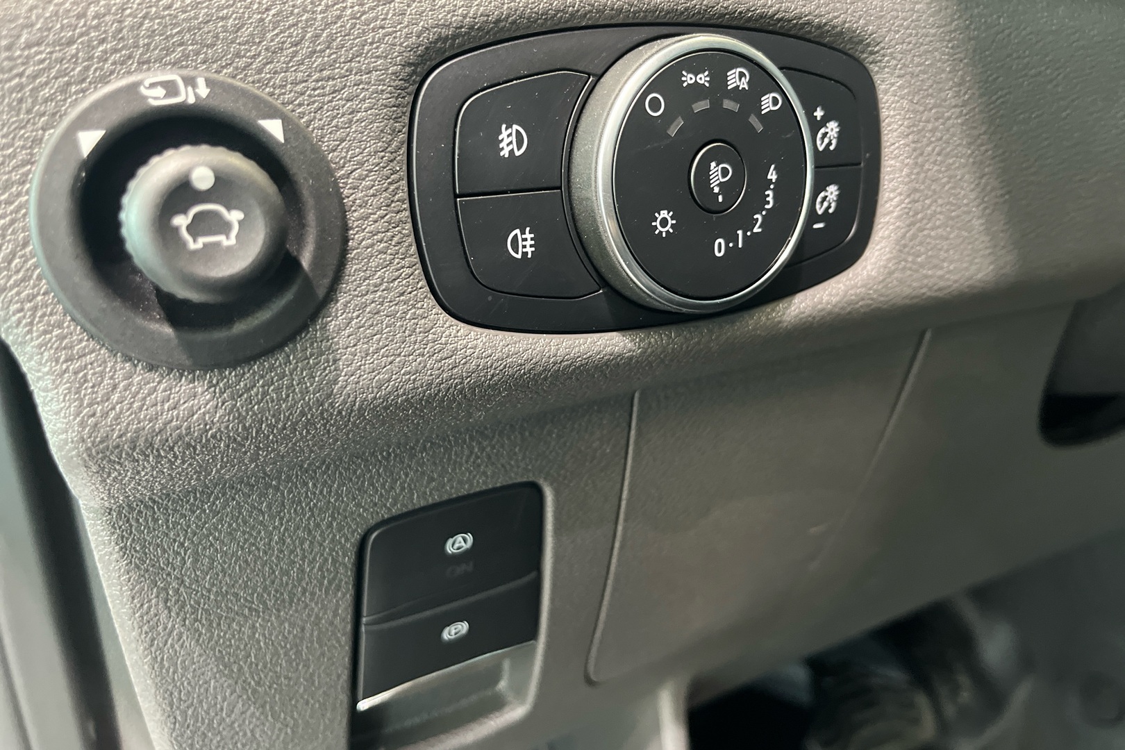 FORD TRANSIT 2025