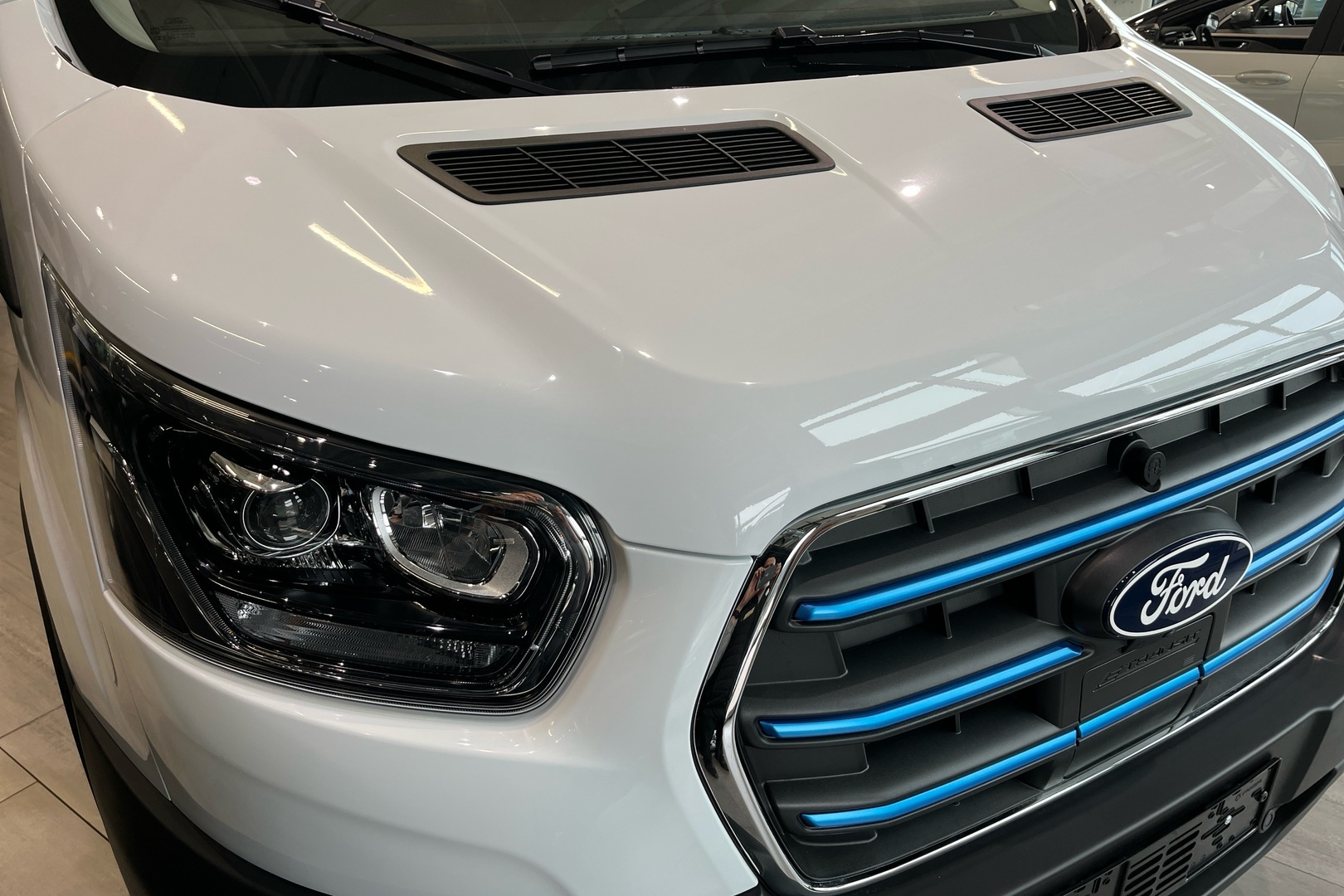 FORD TRANSIT 2025