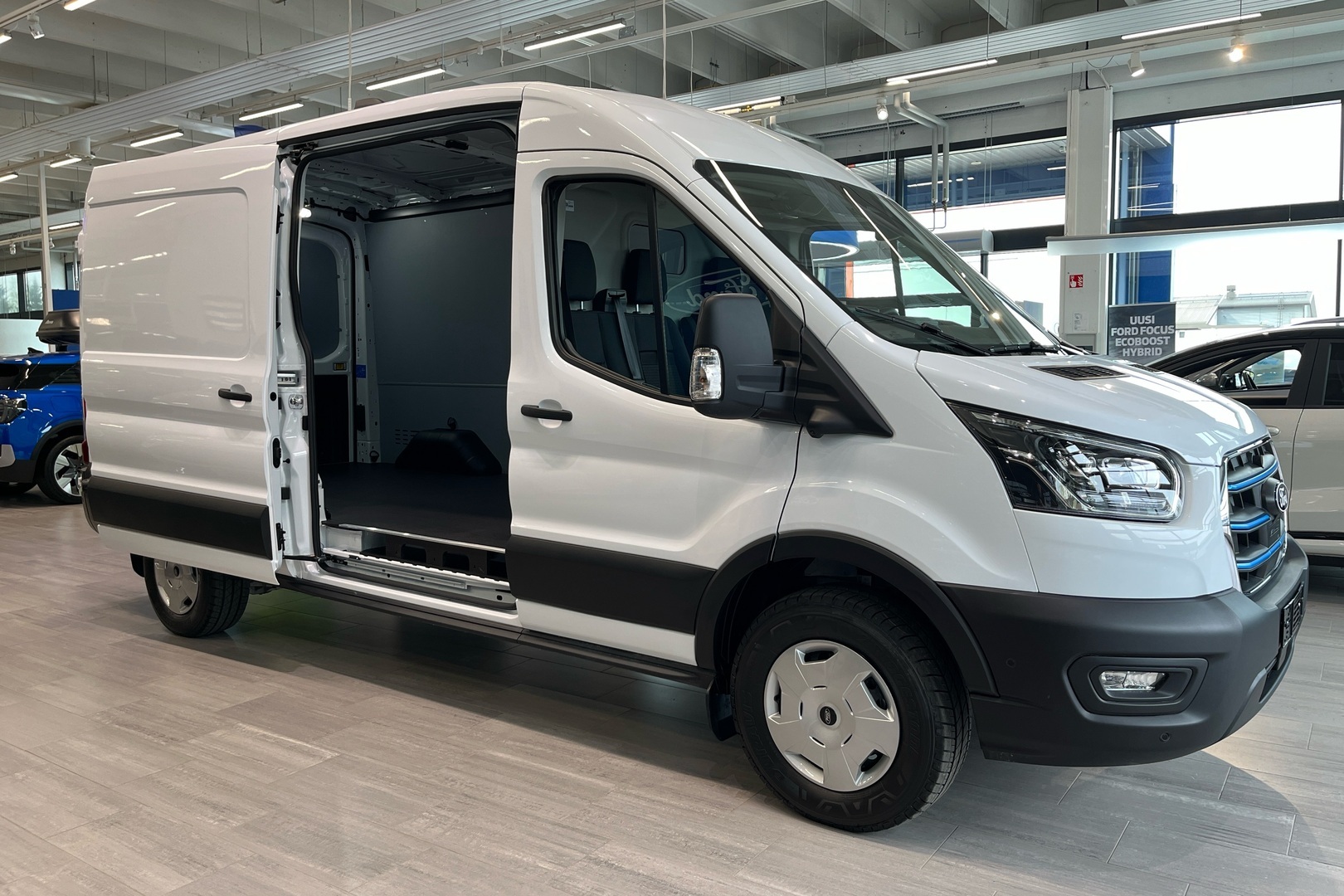 FORD TRANSIT 2025
