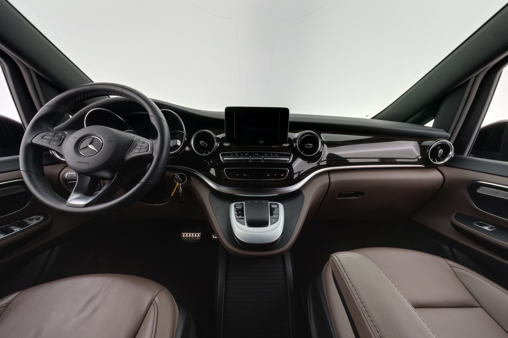 MERCEDES-BENZ V 2022