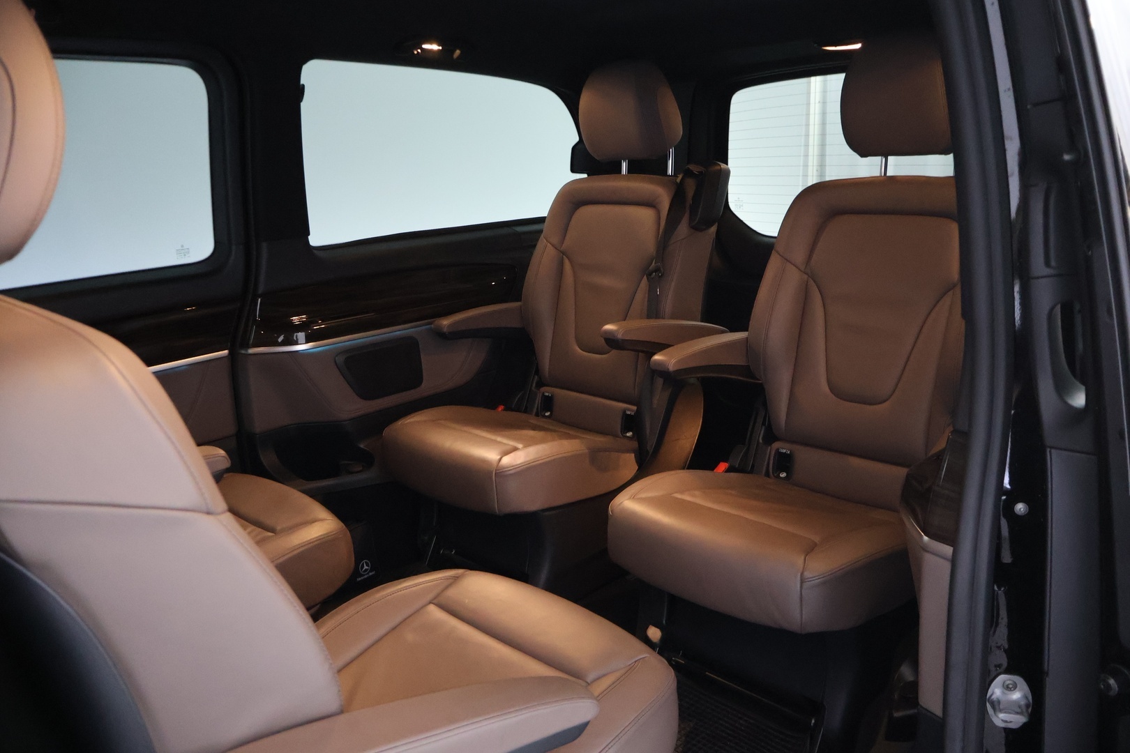 MERCEDES-BENZ V 2022