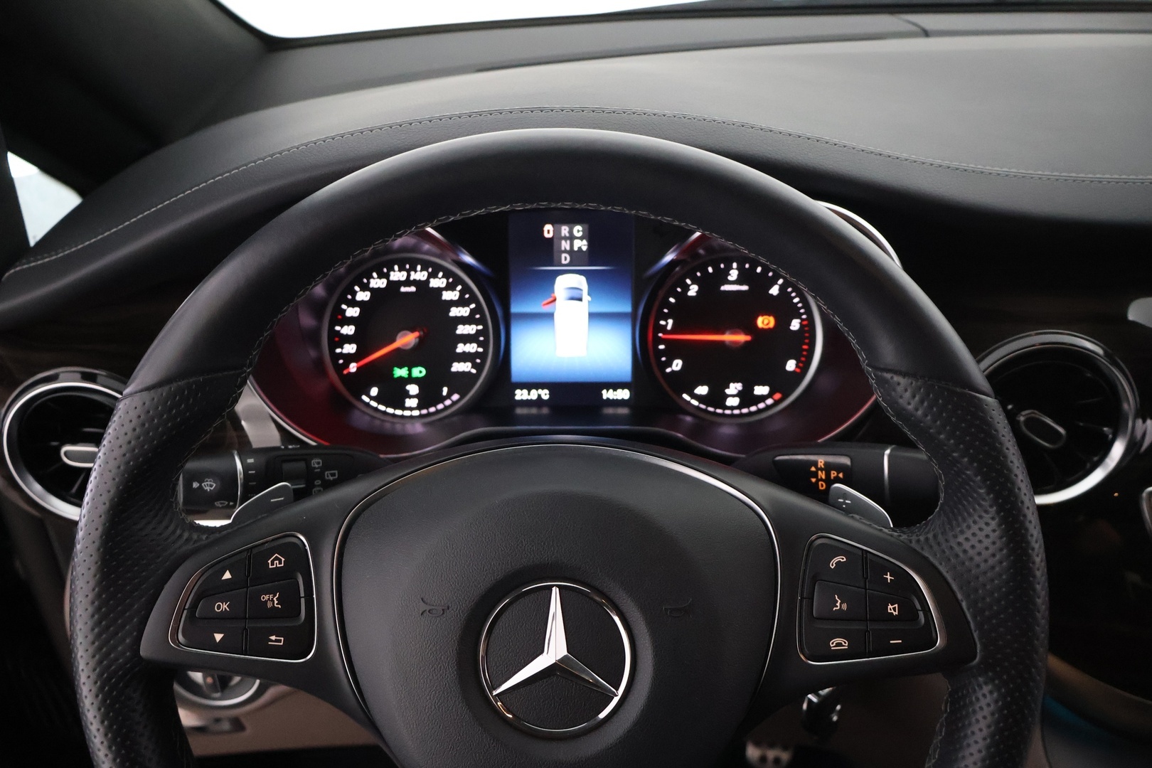 MERCEDES-BENZ V 2022