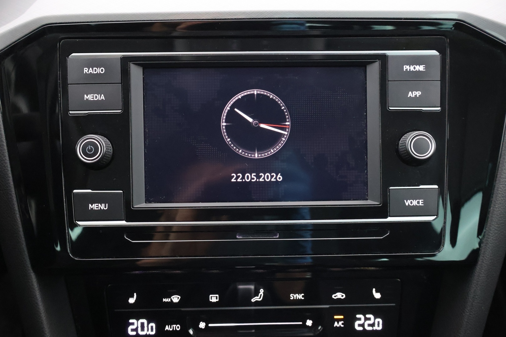 VOLKSWAGEN Passat 2023