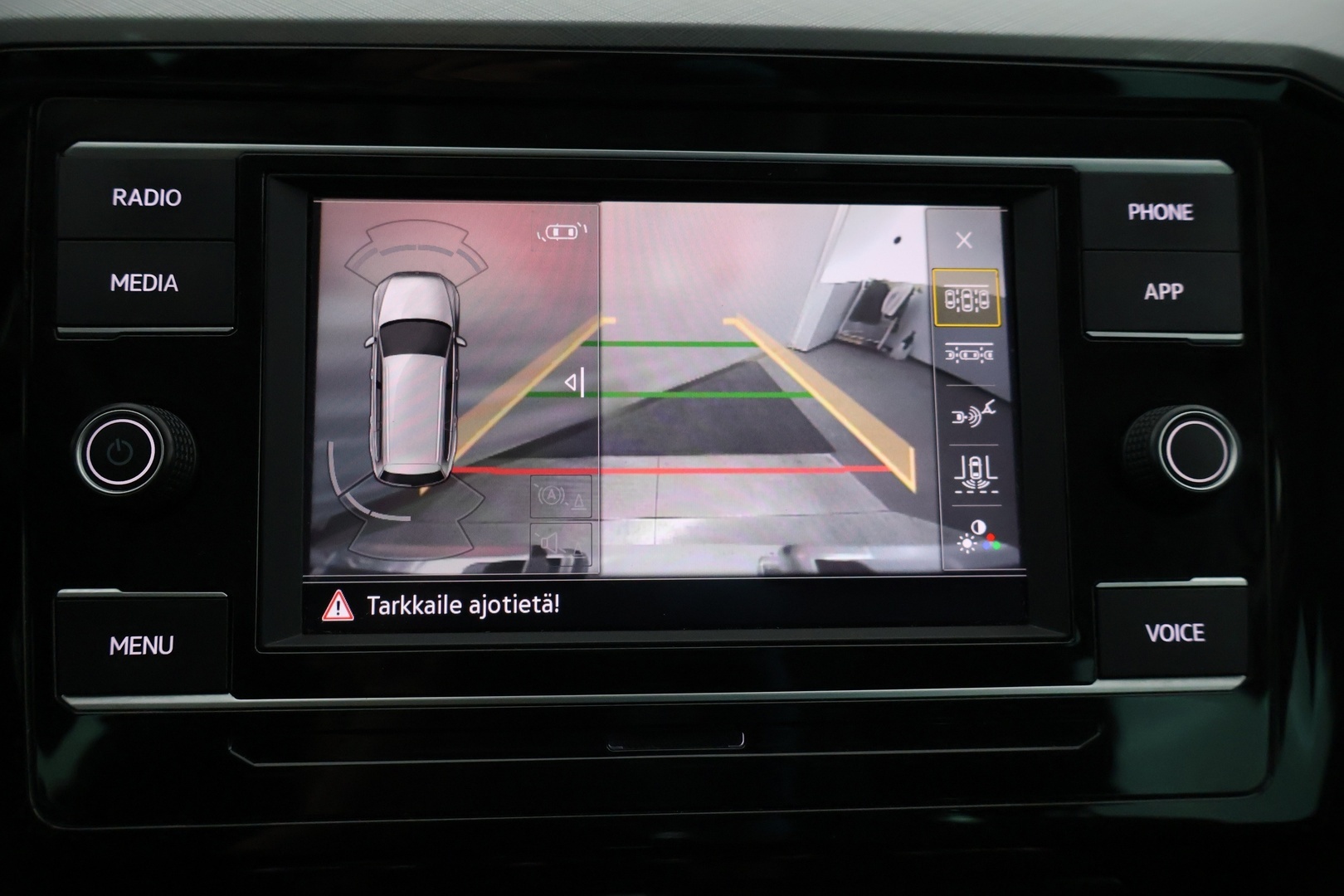 VOLKSWAGEN Passat 2023