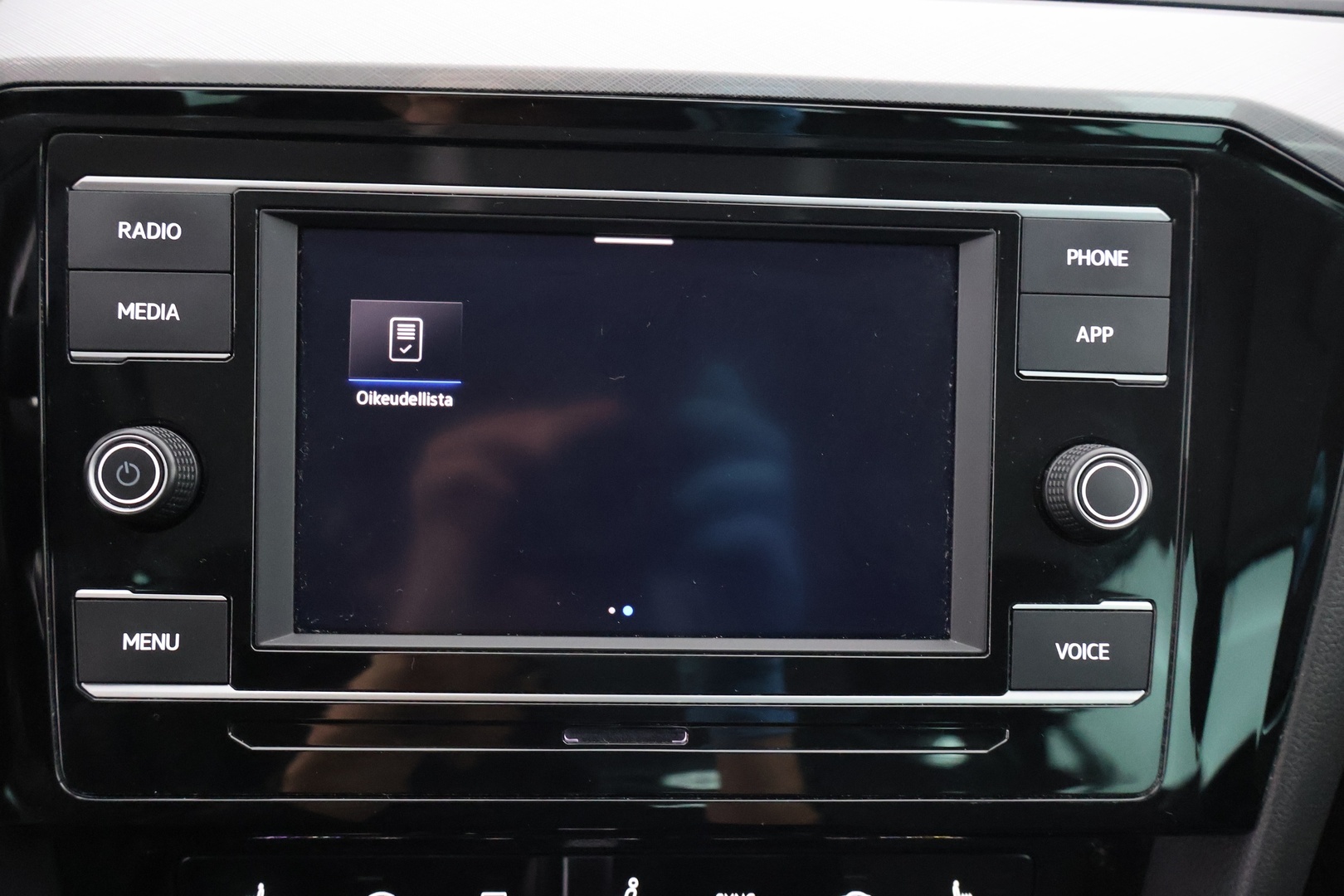 VOLKSWAGEN Passat 2023