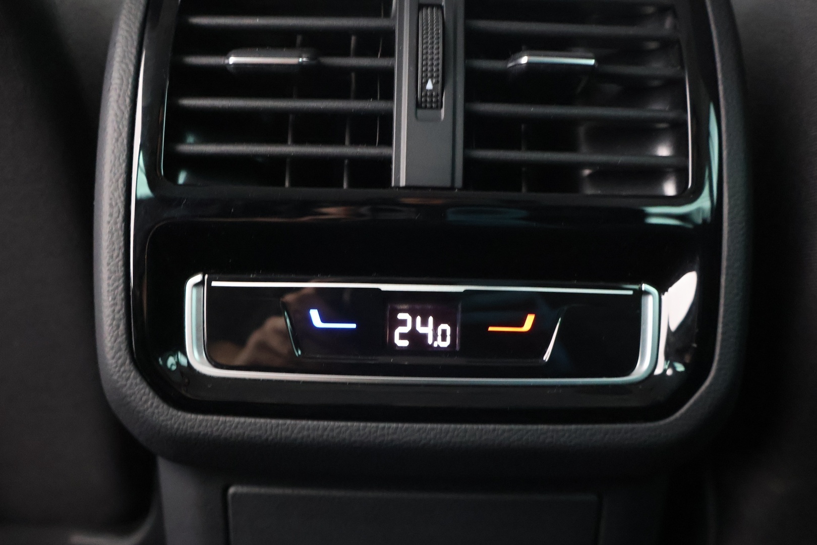VOLKSWAGEN Passat 2023