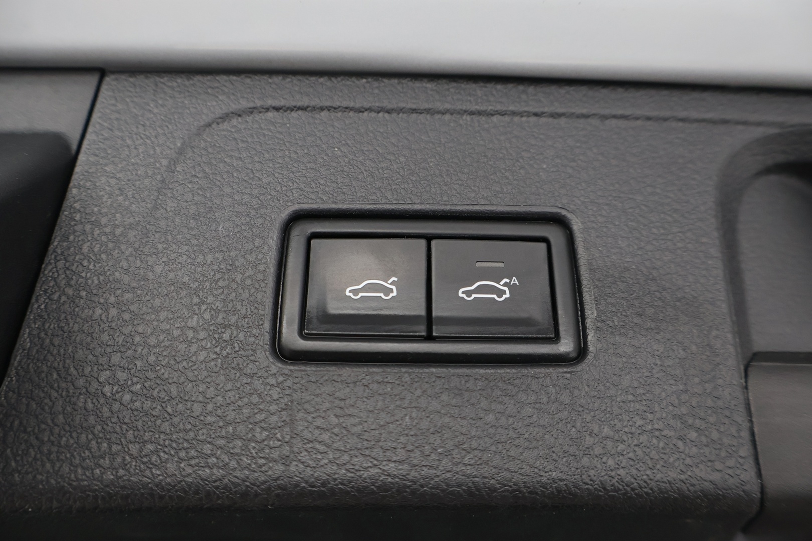 VOLKSWAGEN Passat 2023