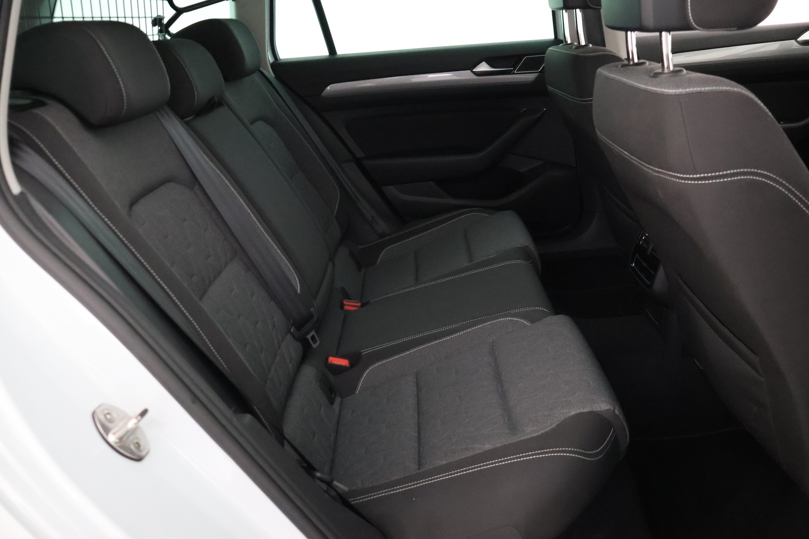VOLKSWAGEN Passat 2023