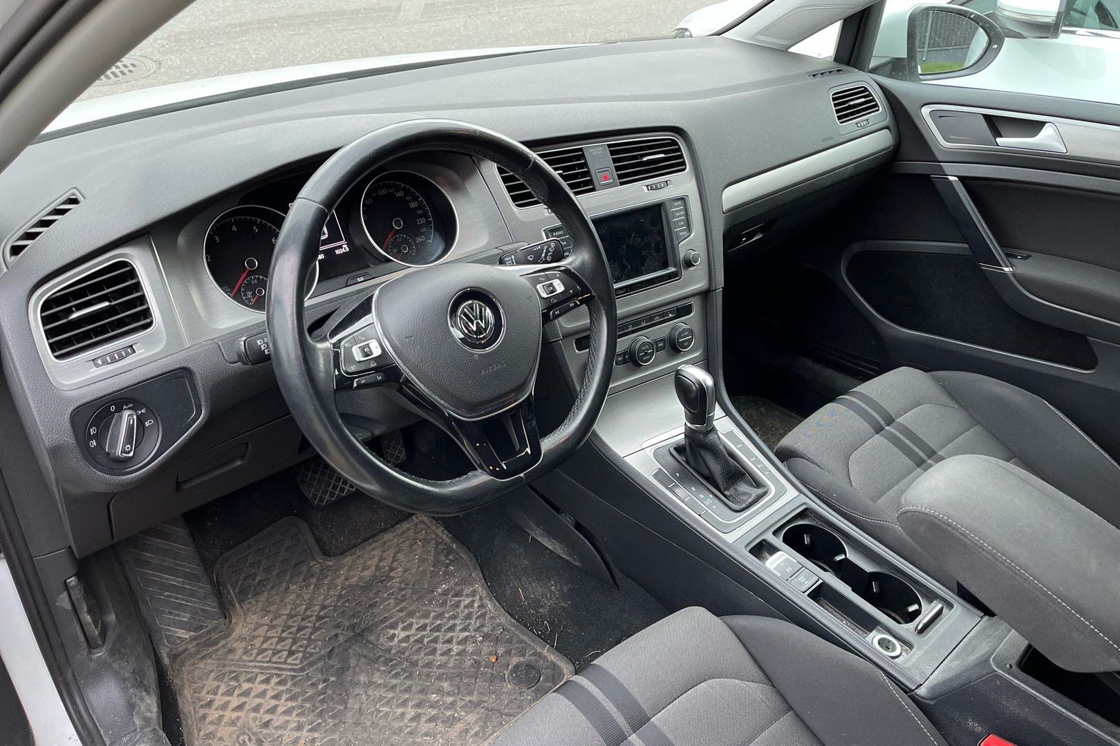 VOLKSWAGEN Golf 2016