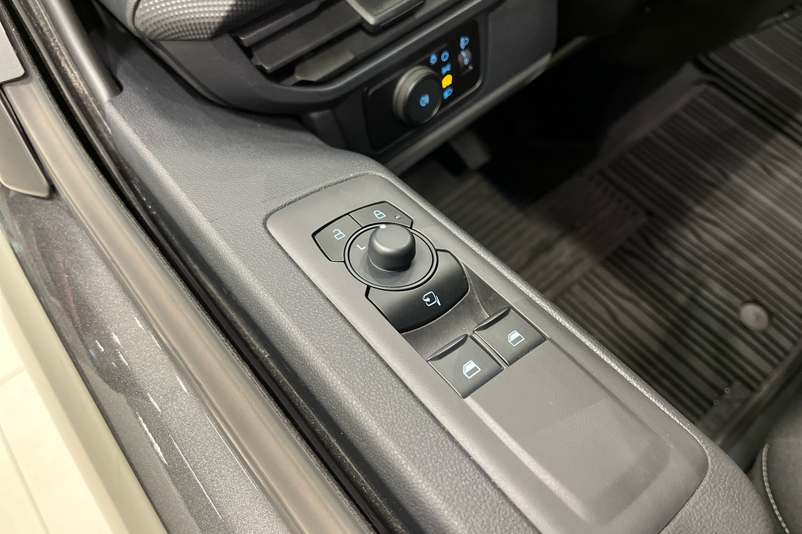 FORD TRANSIT CUSTOM 2025