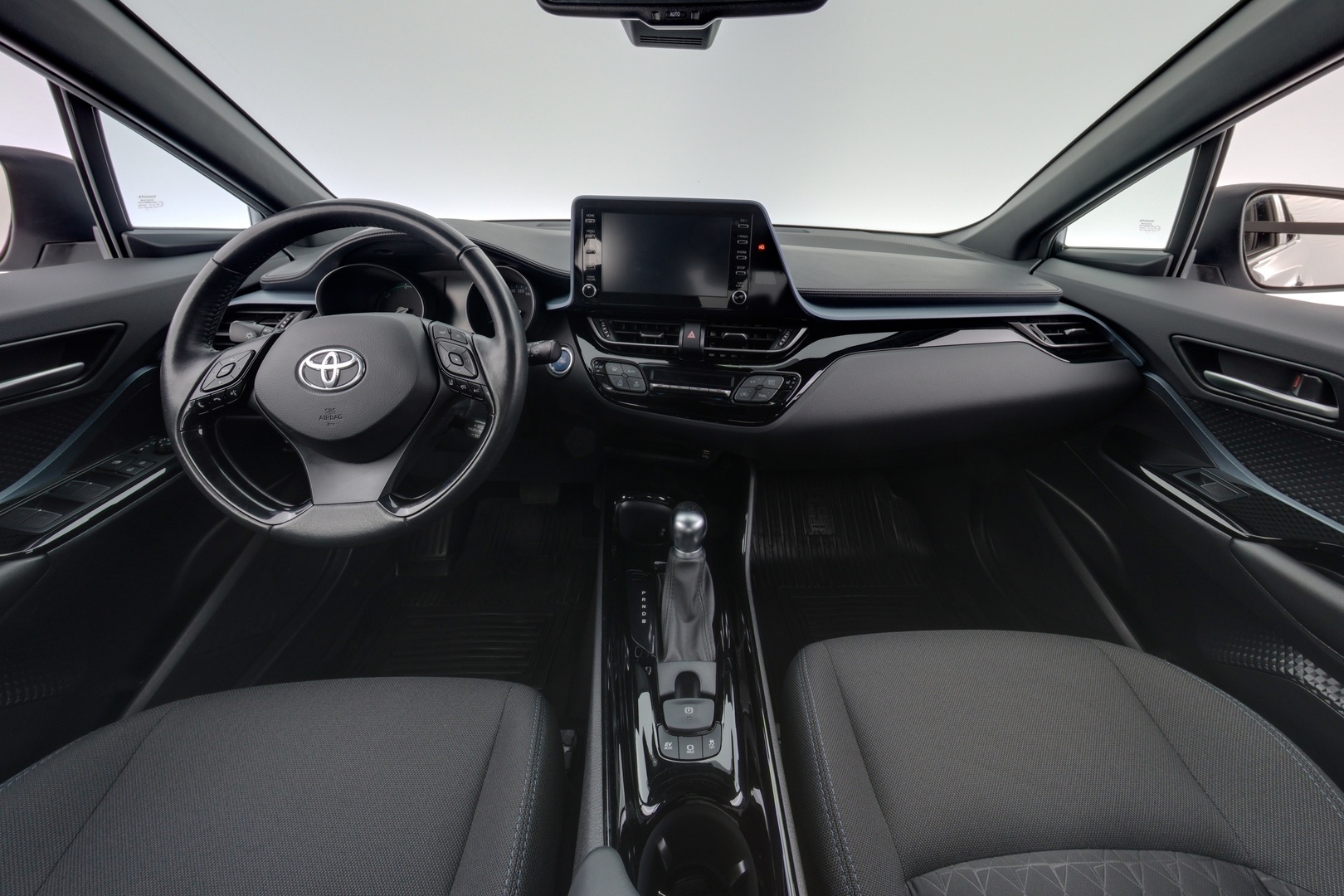 TOYOTA C-HR 10