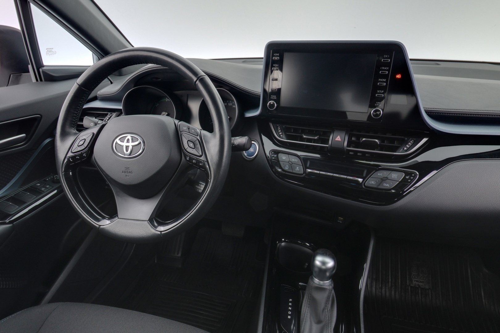 TOYOTA C-HR 11
