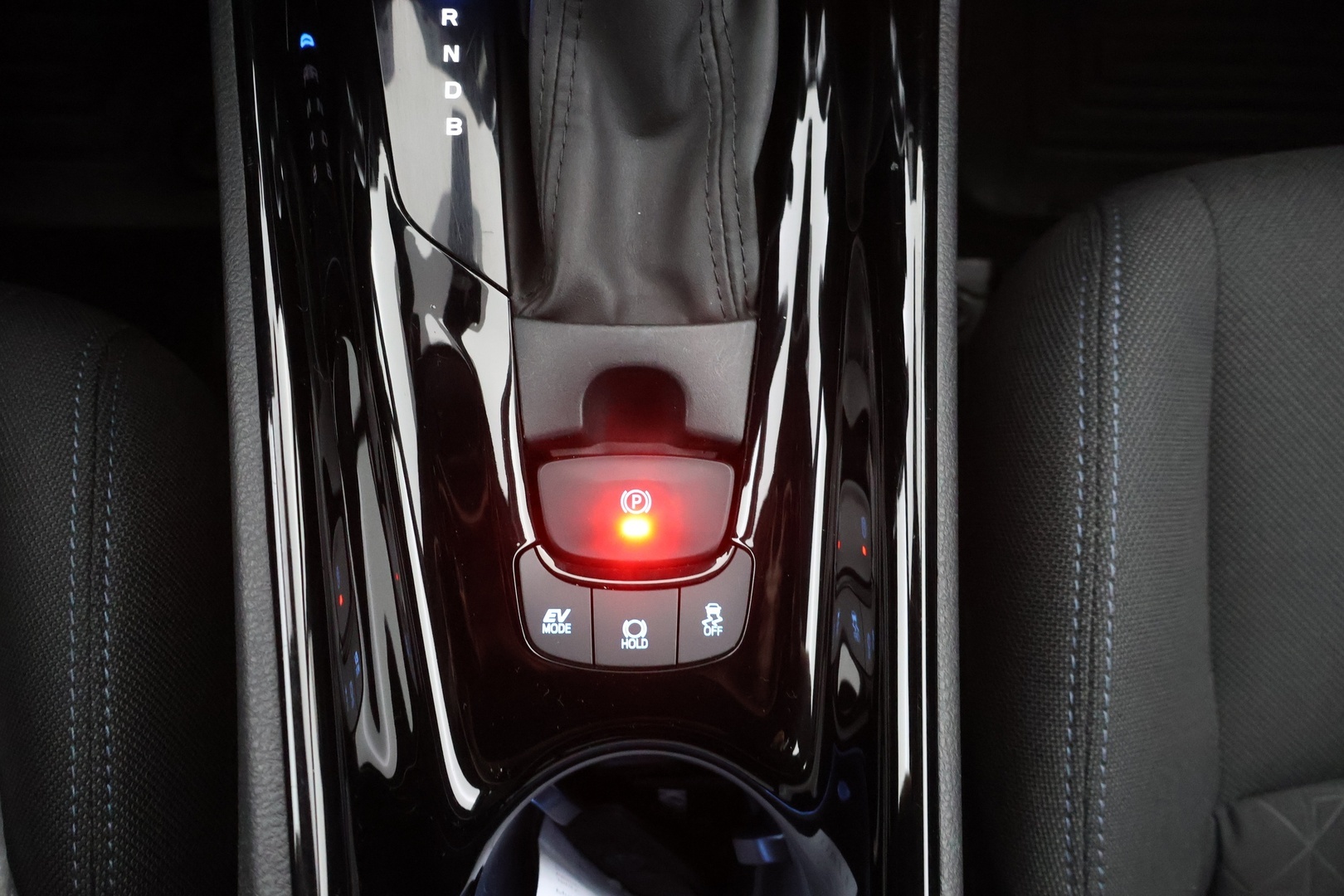TOYOTA C-HR 27