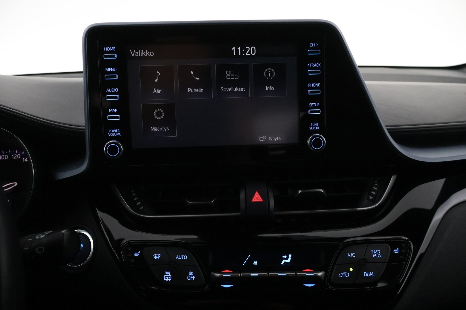 TOYOTA C-HR 38