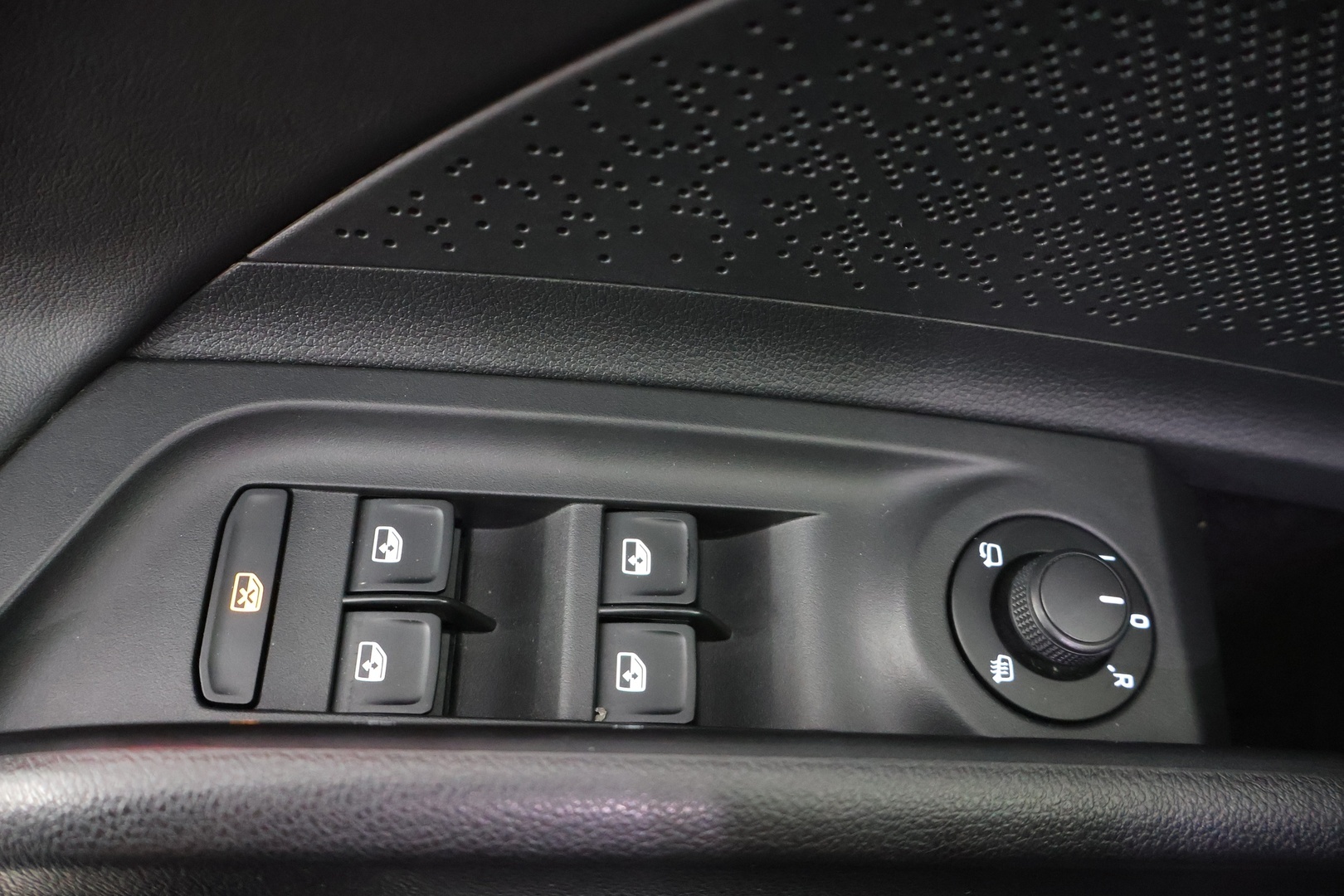 SKODA Enyaq 2023